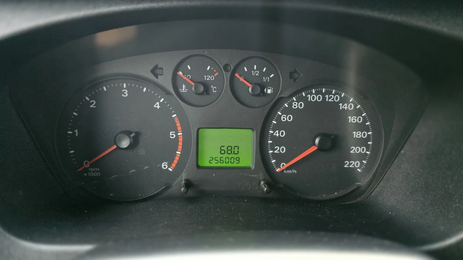 Ford Transit 2.2 110кс КЛИМАТИК, снимка 15 - Бусове и автобуси - 54500350