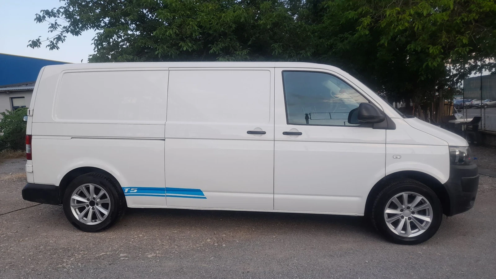 VW Transporter 2.0TDI 140 kc Long, снимка 2 - Бусове и автобуси - 54876941