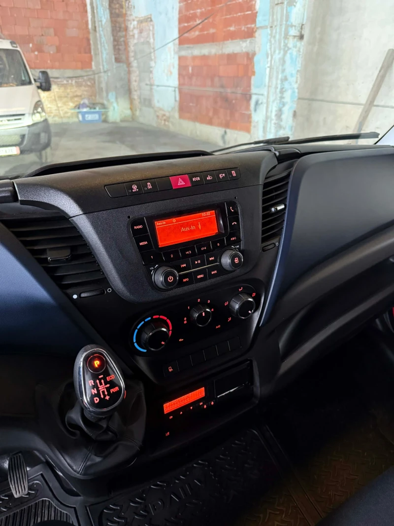 Iveco 65c15 Фабричен метан, снимка 8 - Камиони - 53296312