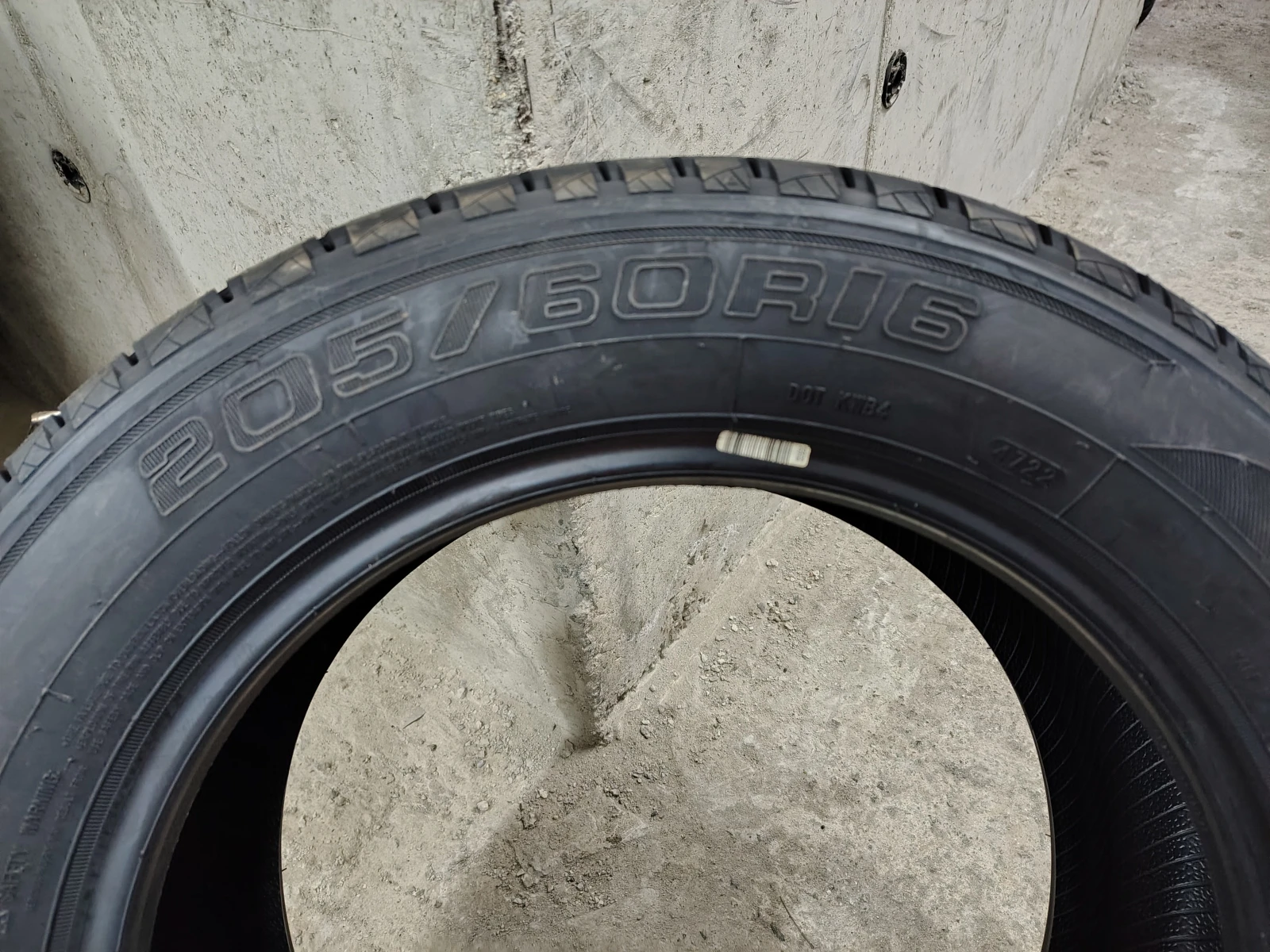 Гуми Летни 205/60R16, снимка 5 - Гуми и джанти - 53752008