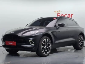 ������ Aston Martin DBX
