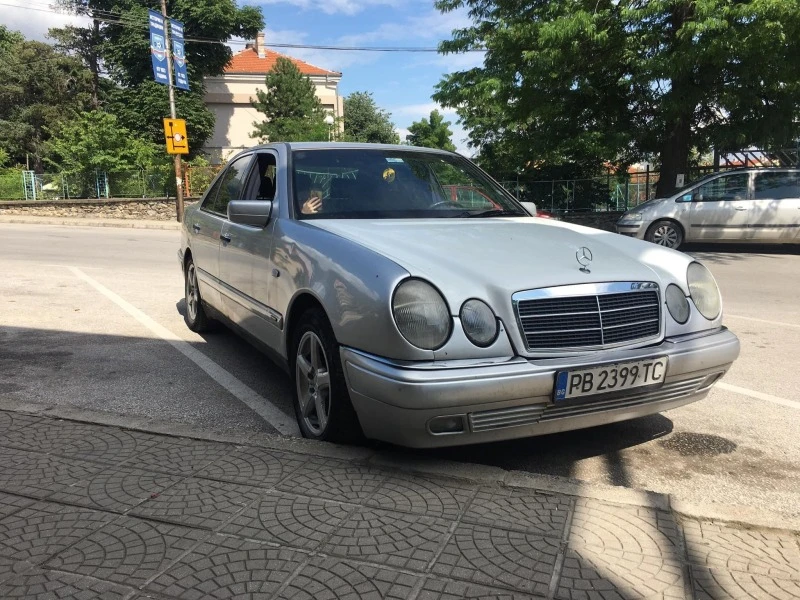 Mercedes-Benz 220, снимка 5 - Автомобили и джипове - 47434348