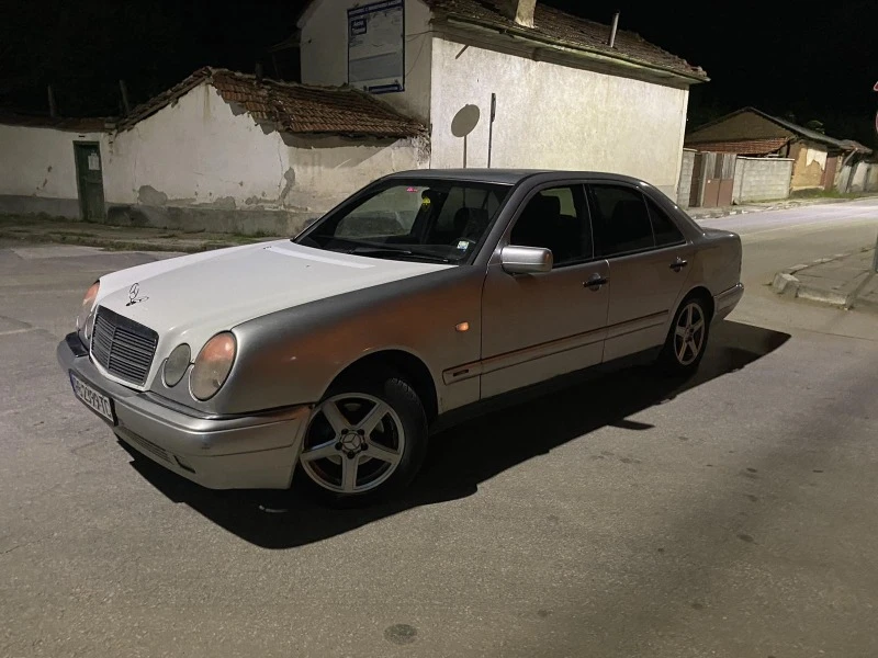 Mercedes-Benz 220, снимка 2 - Автомобили и джипове - 47434348