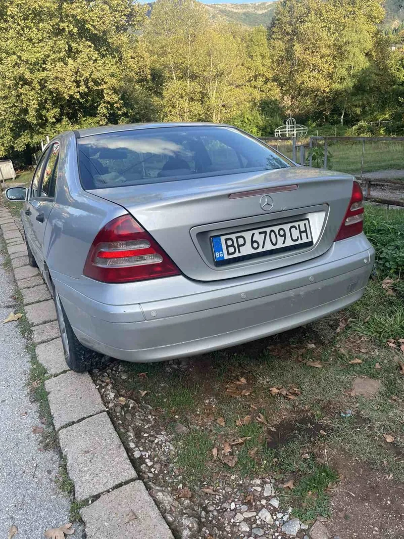 Mercedes-Benz C 180, снимка 4 - Автомобили и джипове - 47347434