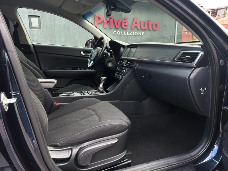 Kia Optima 1.7 CRDI, FACELIFT, EURO 6B, ПЕРФЕКТНА, снимка 10 - Автомобили и джипове - 49316957