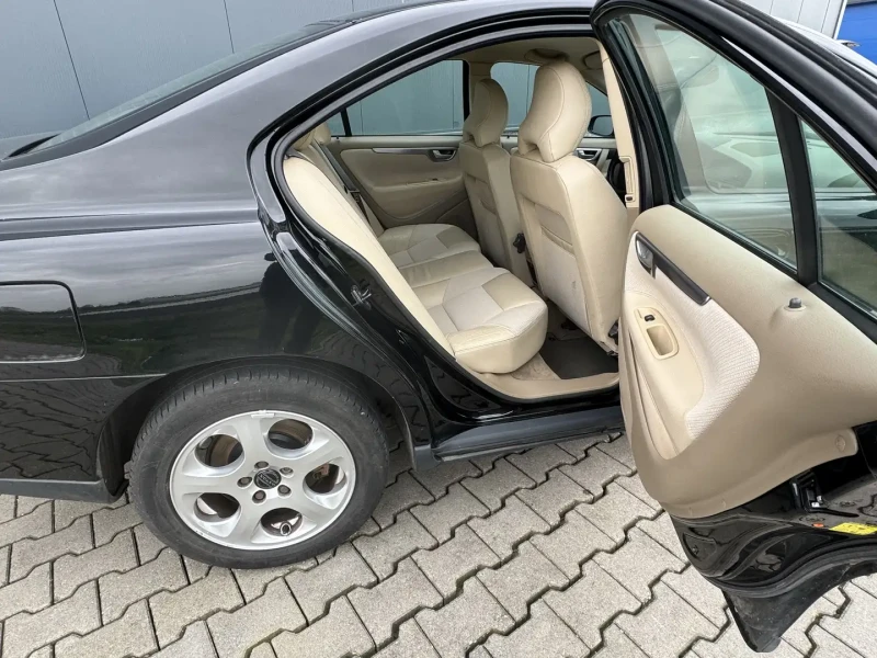 Volvo S60 2.0T, снимка 7 - Автомобили и джипове - 49398749