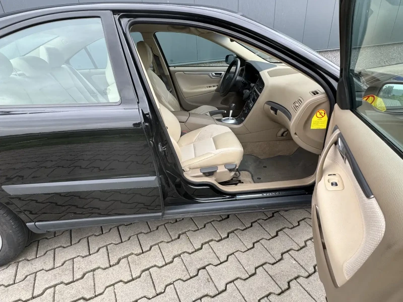 Volvo S60 2.0T, снимка 8 - Автомобили и джипове - 49398749