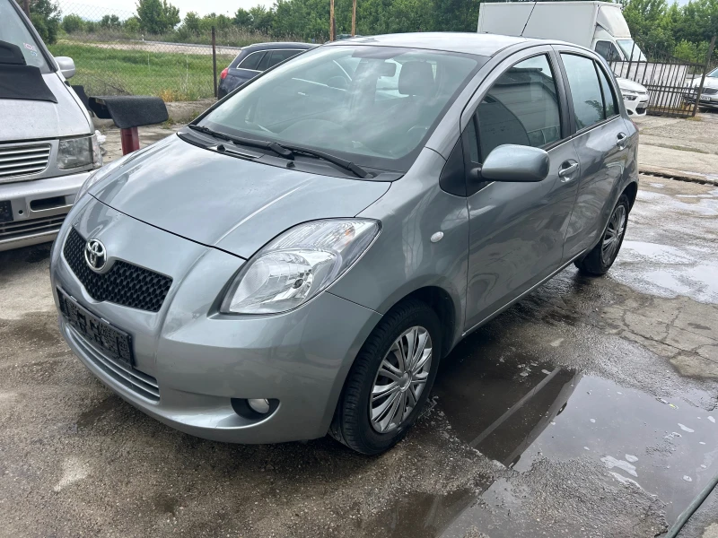 Toyota Yaris 1.0 бензин, снимка 2 - Автомобили и джипове - 50208539