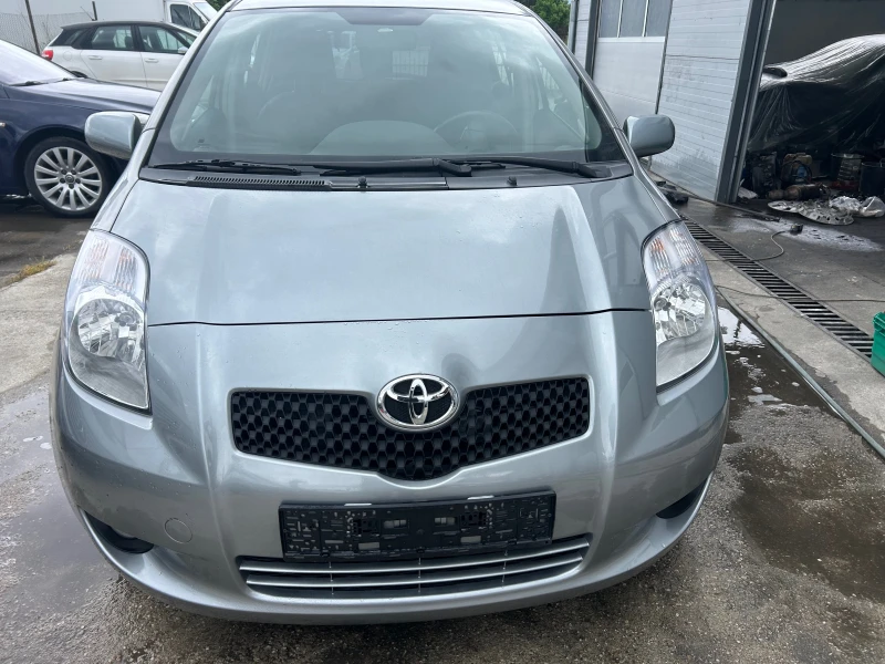 Toyota Yaris 1.0 бензин