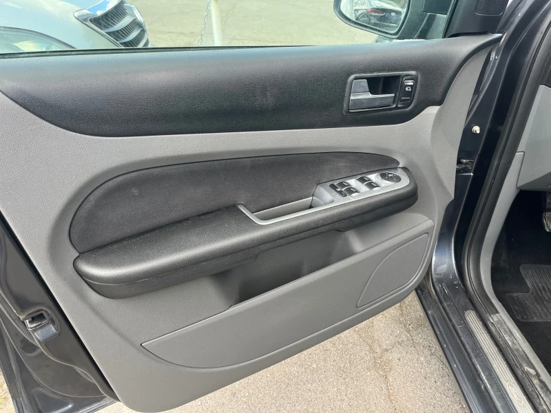 Ford Focus 2.0I Бензин Газ , снимка 10 - Автомобили и джипове - 50286925