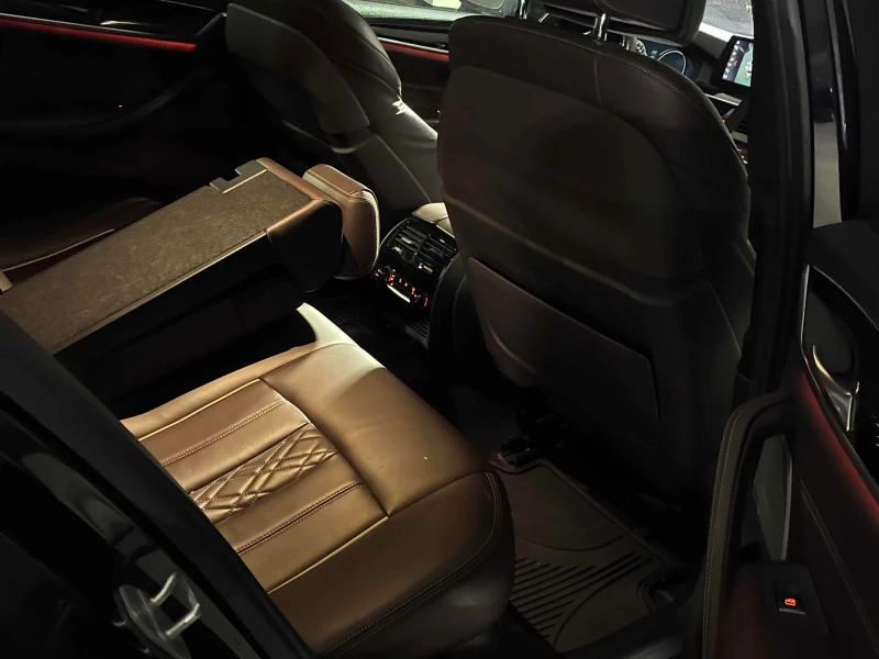 BMW 540 M-pkg* Harman/Kardon* Подгрев* Обдух* Пано, снимка 14 - Автомобили и джипове - 52707375