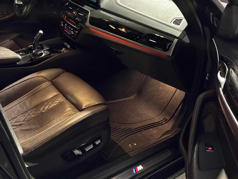BMW 540 M-pkg* Harman/Kardon* Подгрев* Обдух* Пано, снимка 13 - Автомобили и джипове - 52707375