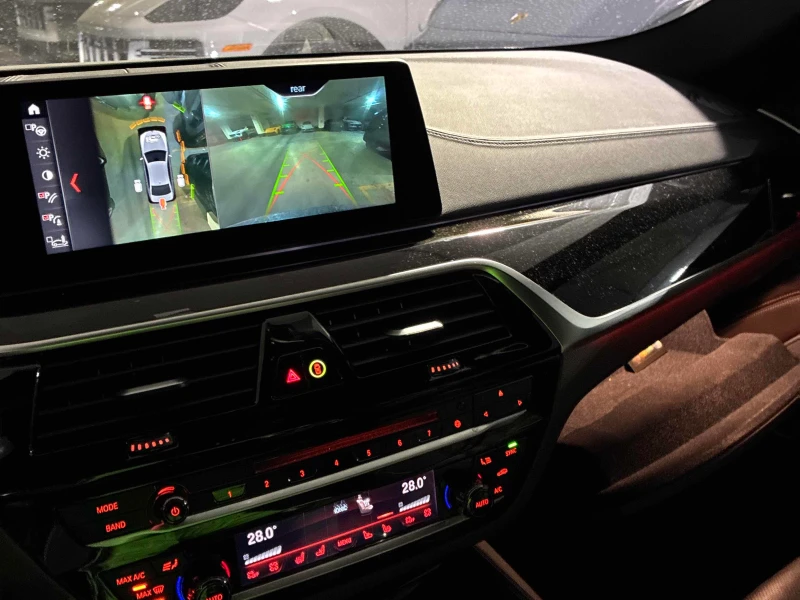 BMW 540 M-pkg* Harman/Kardon* Подгрев* Обдух* Пано, снимка 11 - Автомобили и джипове - 52707375