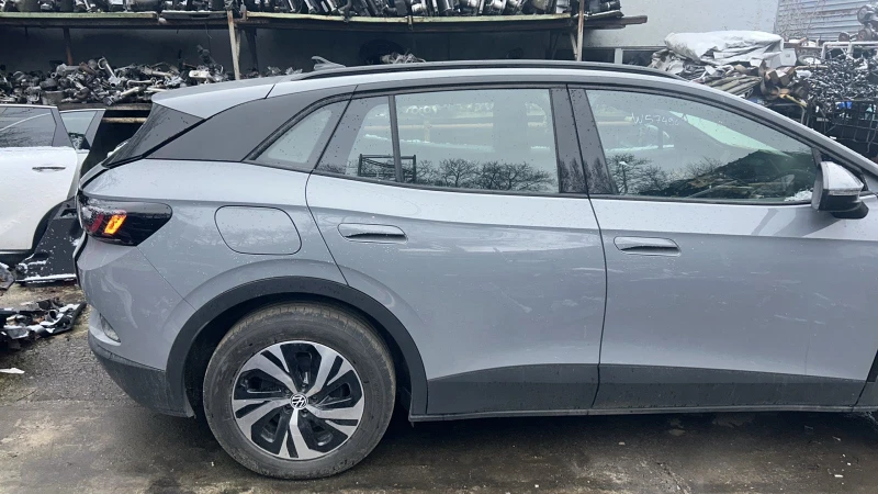 VW ID.4, снимка 2 - Автомобили и джипове - 53171304