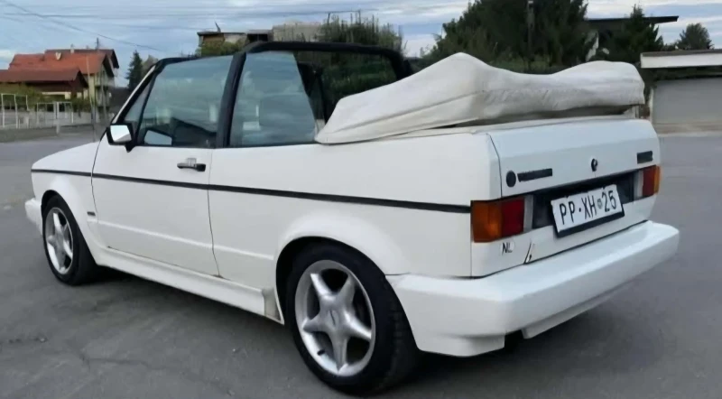 VW Golf 1.8, снимка 2 - Автомобили и джипове - 53222625
