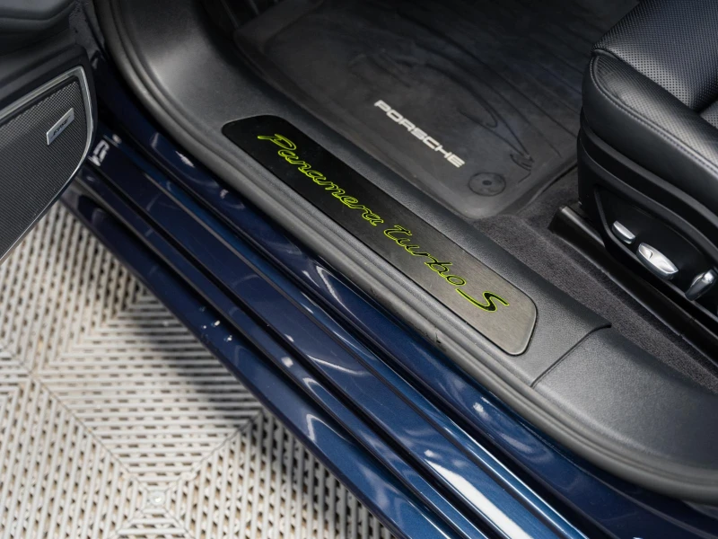 Porsche Panamera Turbo S E Hybrid* FACE* BOSE* Обдухв* Lift* HUD* 3, снимка 14 - Автомобили и джипове - 53258529