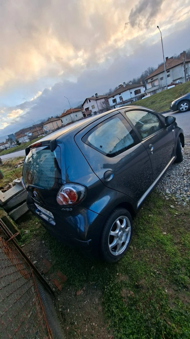 Toyota Aygo, снимка 2 - Автомобили и джипове - 53273159