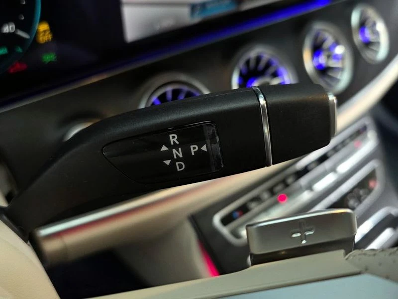 Mercedes-Benz E 300 2.0 Automatic, снимка 9 - Автомобили и джипове - 55837291