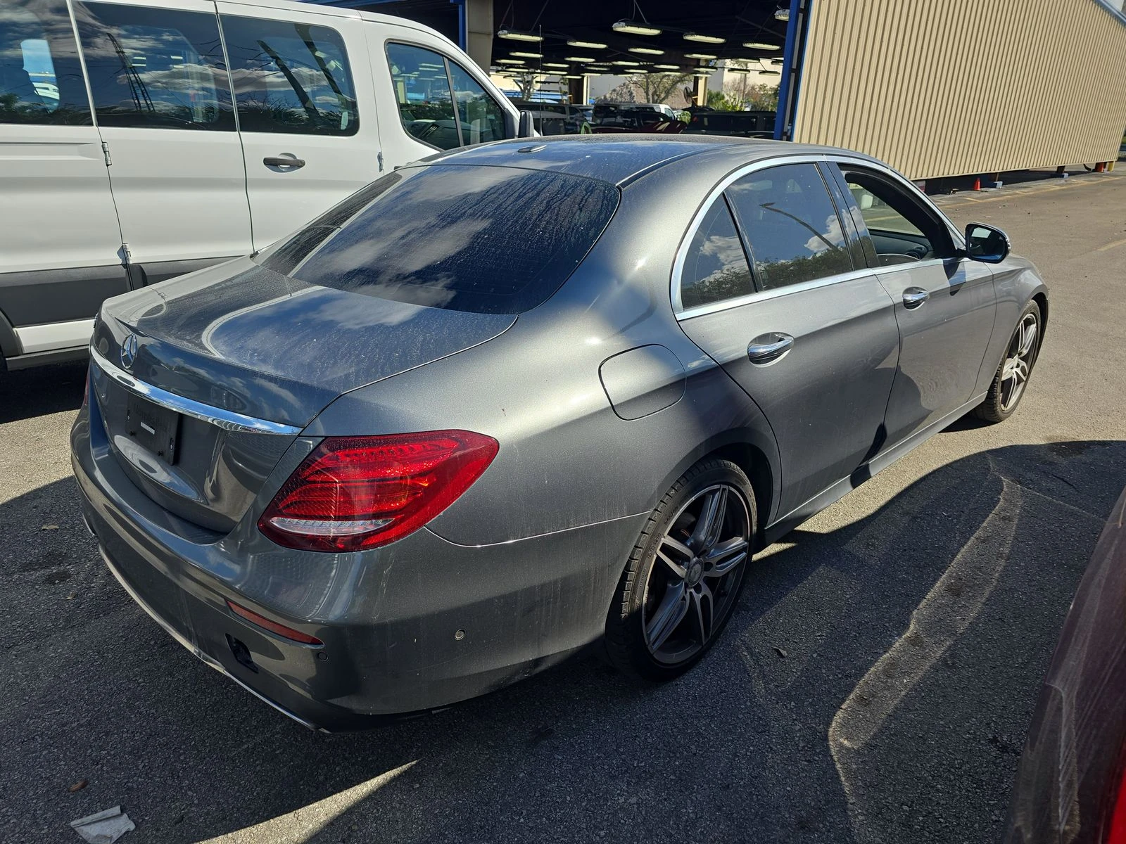 Mercedes-Benz E 300 Full Digital* Distronic* Подгрев* Обдух* Burmester - изображение 4