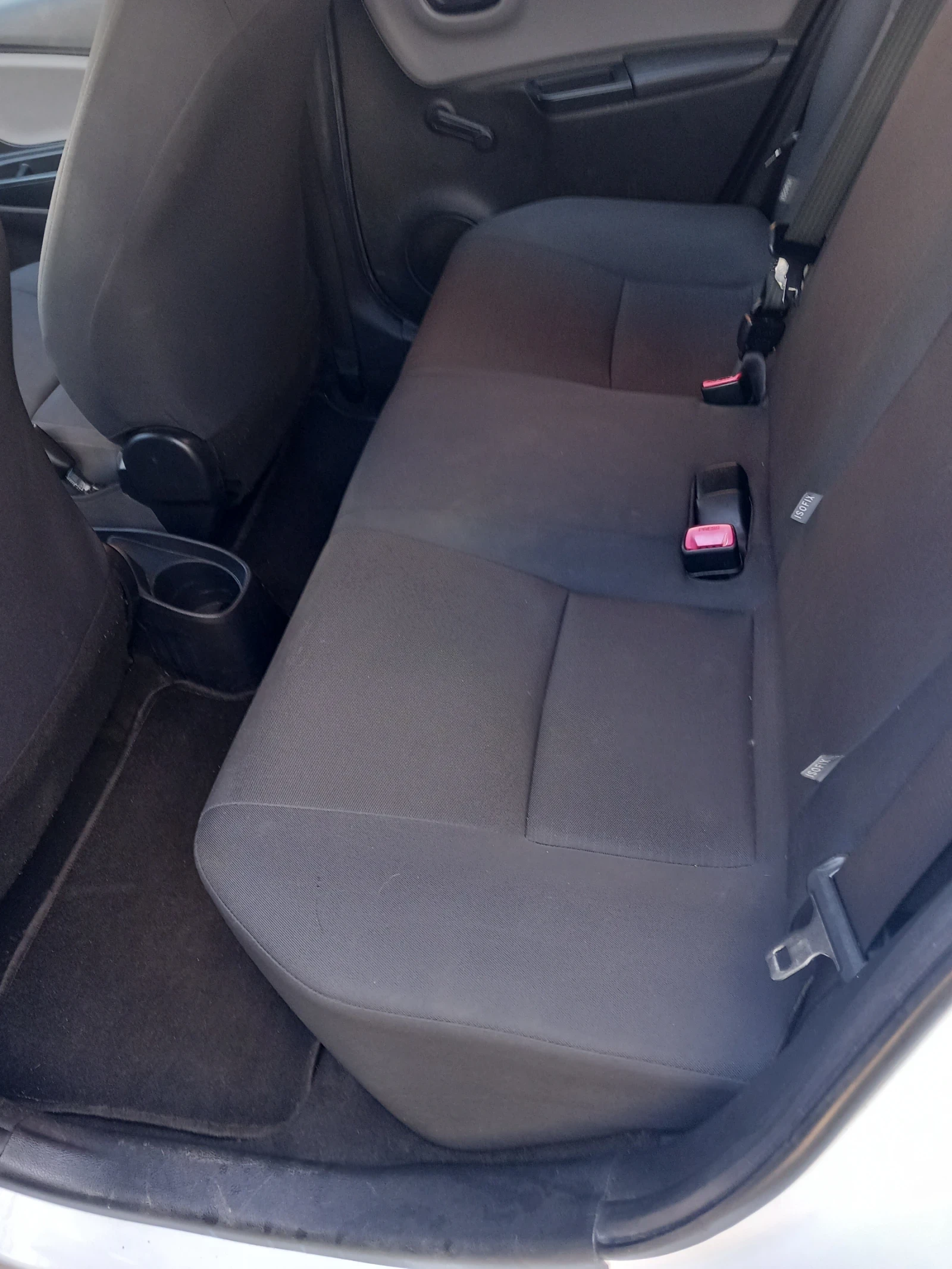 Toyota Yaris 1.0i - изображение 7
