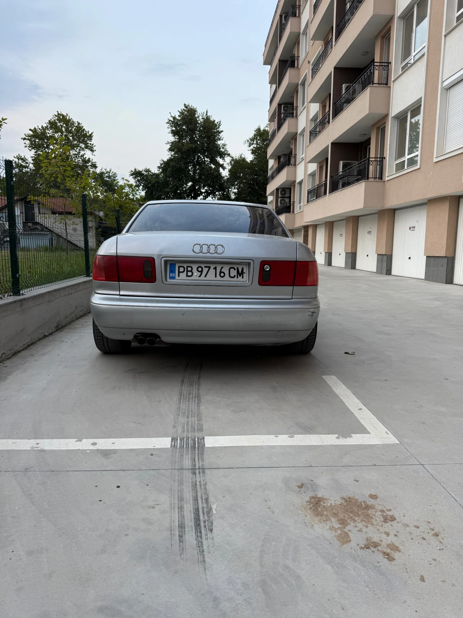Audi A8 2.8 193к.с. - изображение 2