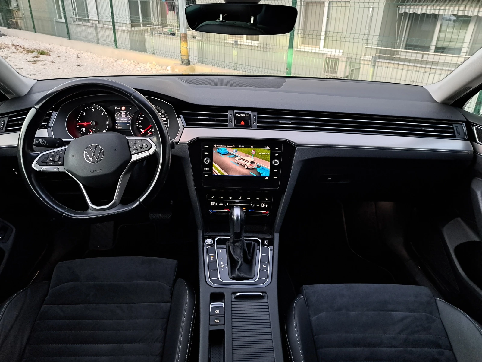 VW Passat 2.0TDi 150к.с Elegance DSG - изображение 10