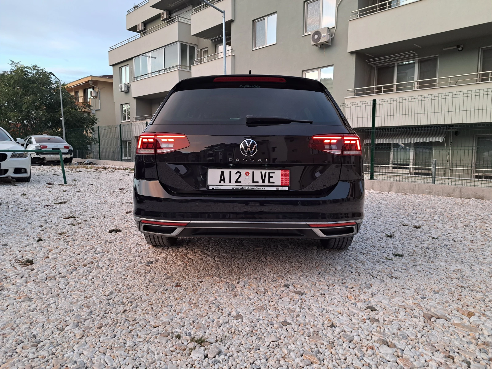 VW Passat 2.0TDi 150к.с Elegance DSG - изображение 7