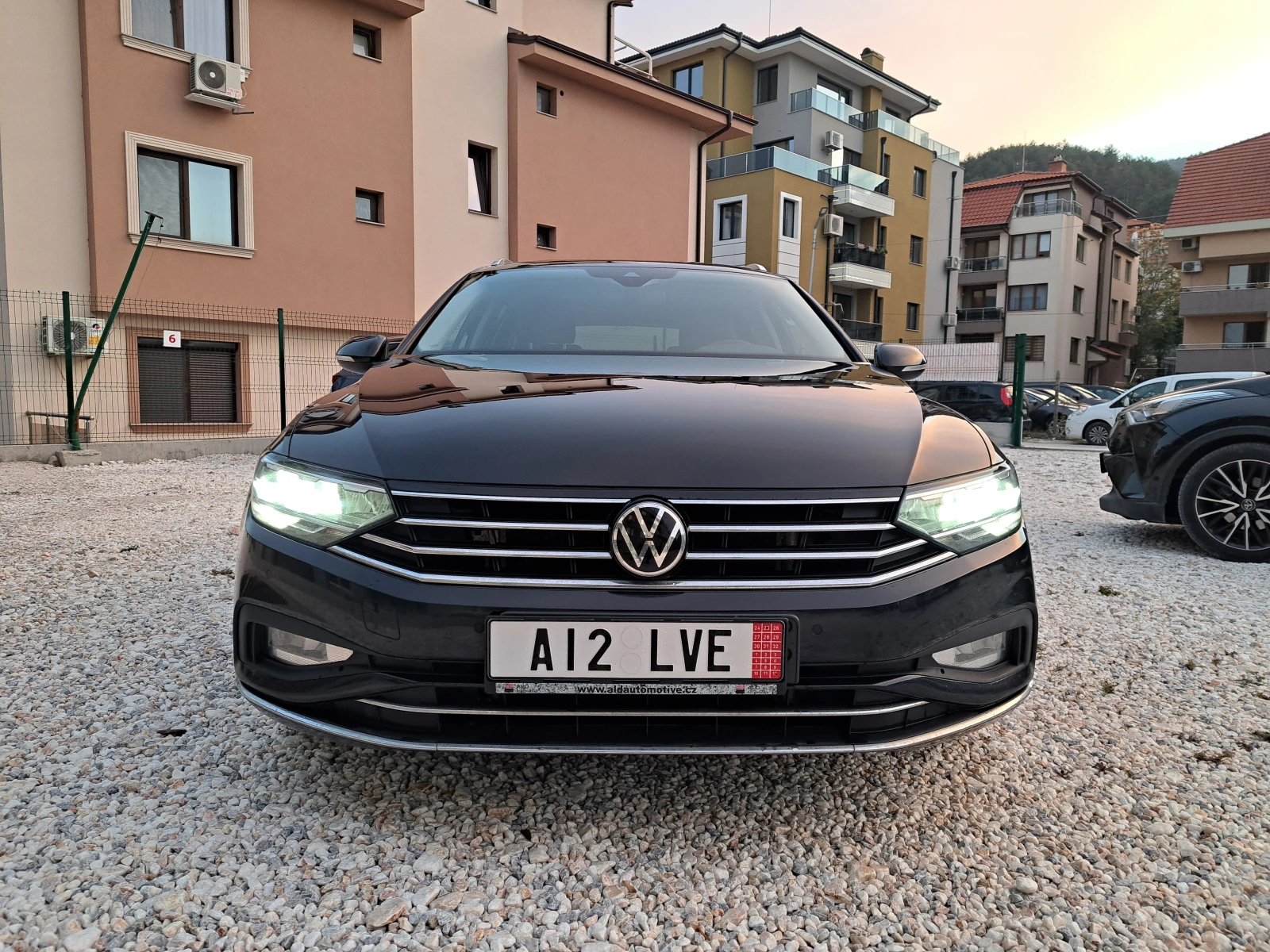 VW Passat 2.0TDi 150к.с Elegance DSG - изображение 3