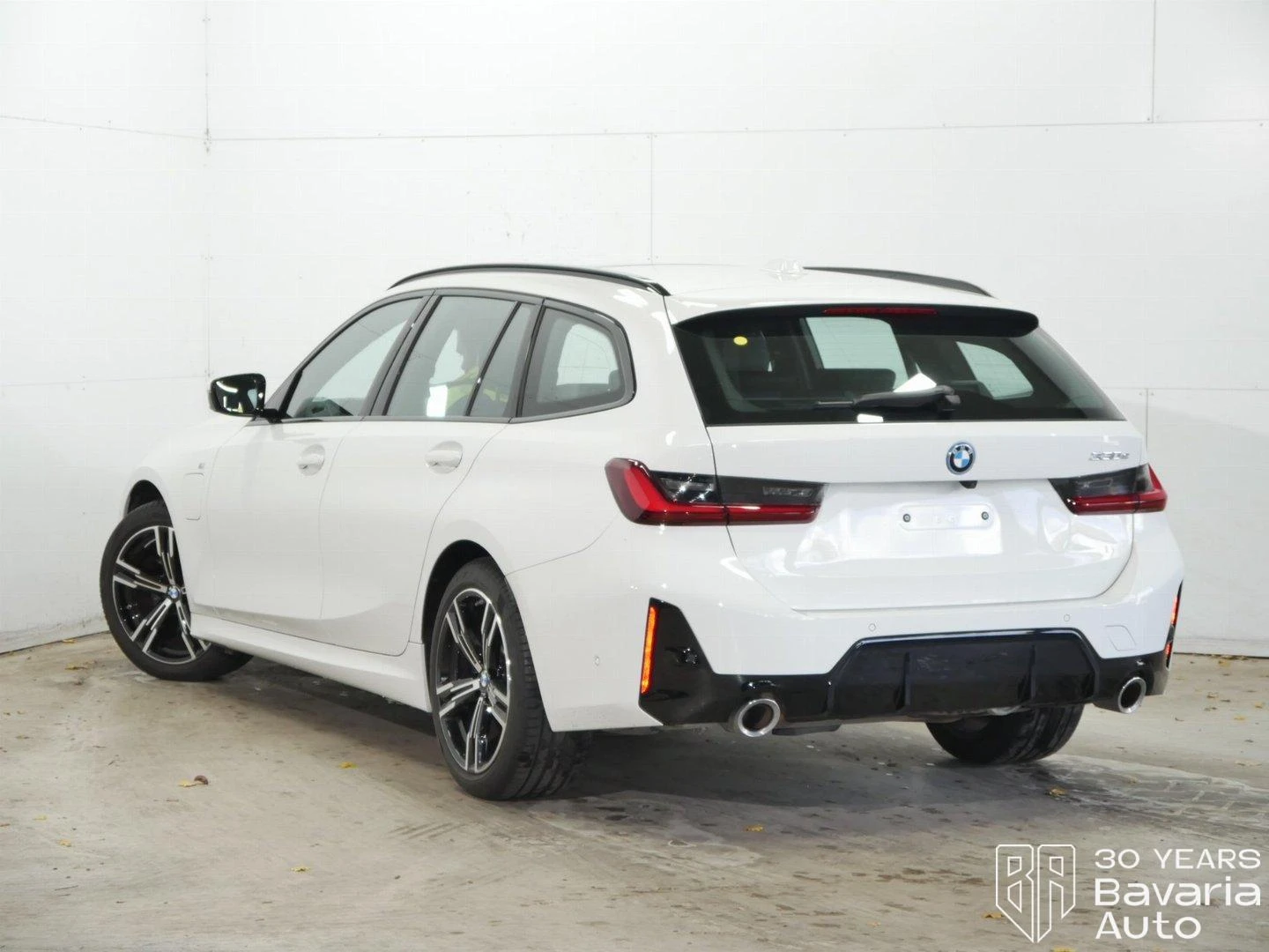 BMW 330 e Touring M Sport Paket Sportautomatic | Mobile.bg   2