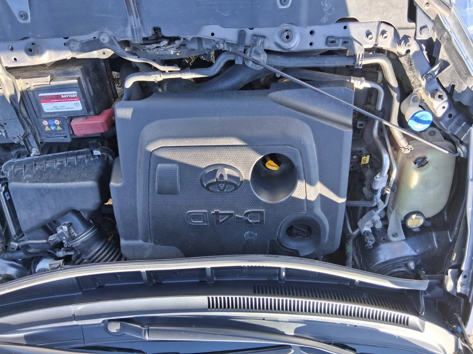 Toyota Auris 1.4D4D - изображение 10