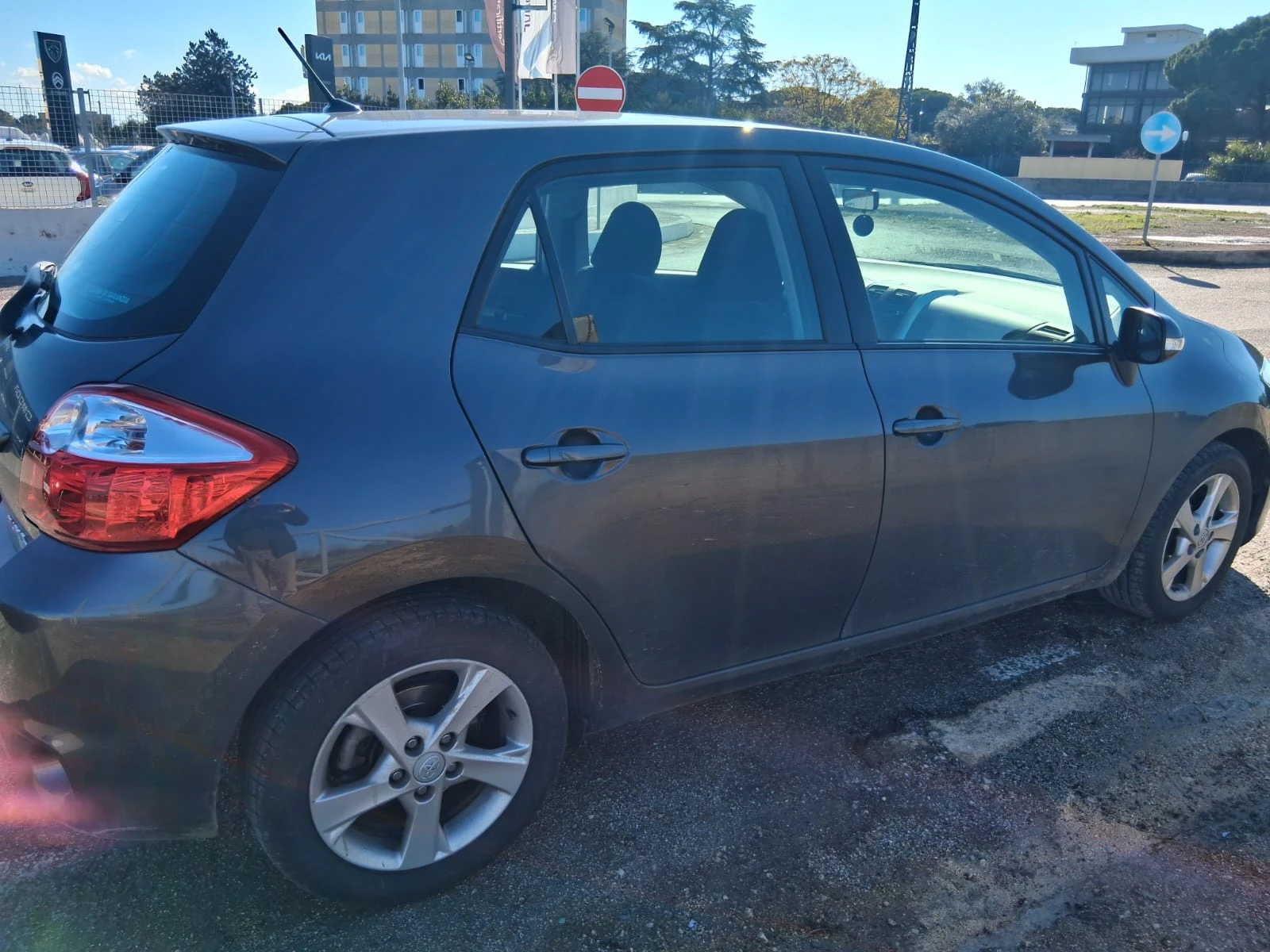 Toyota Auris 1.4D4D - изображение 5