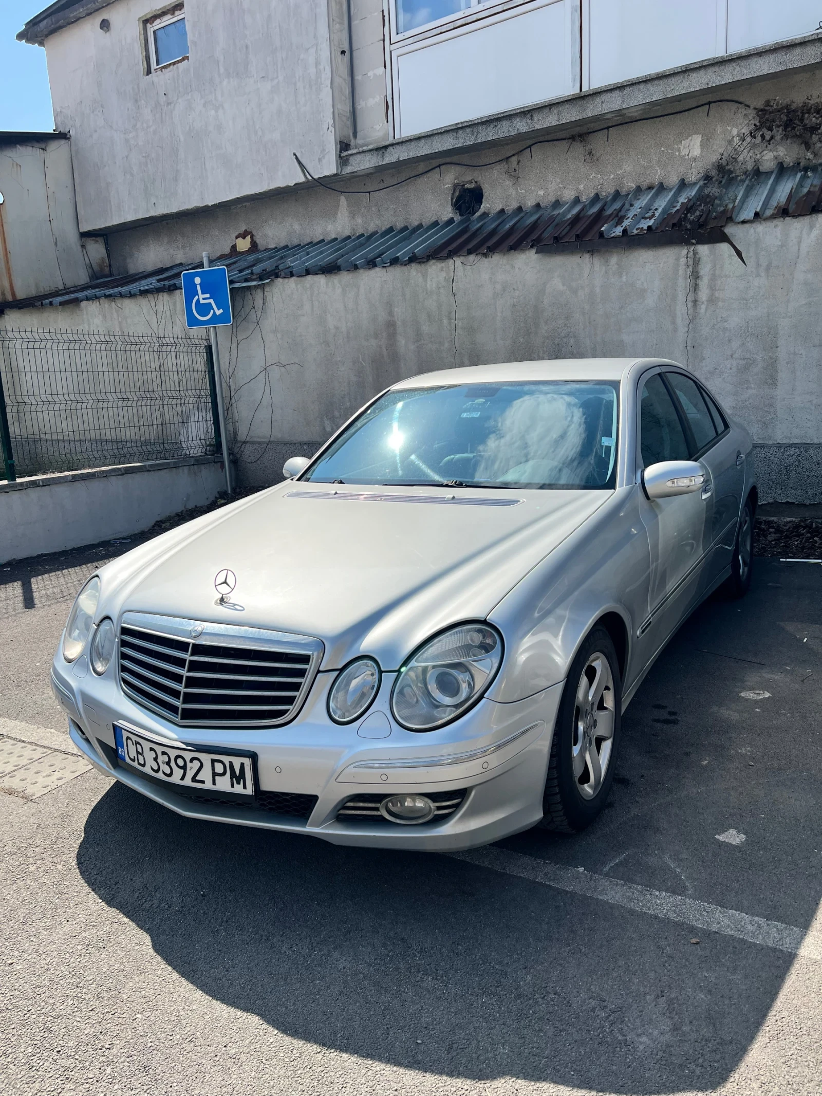 Mercedes-Benz E 320, снимка 3 - Автомобили и джипове - 54072741