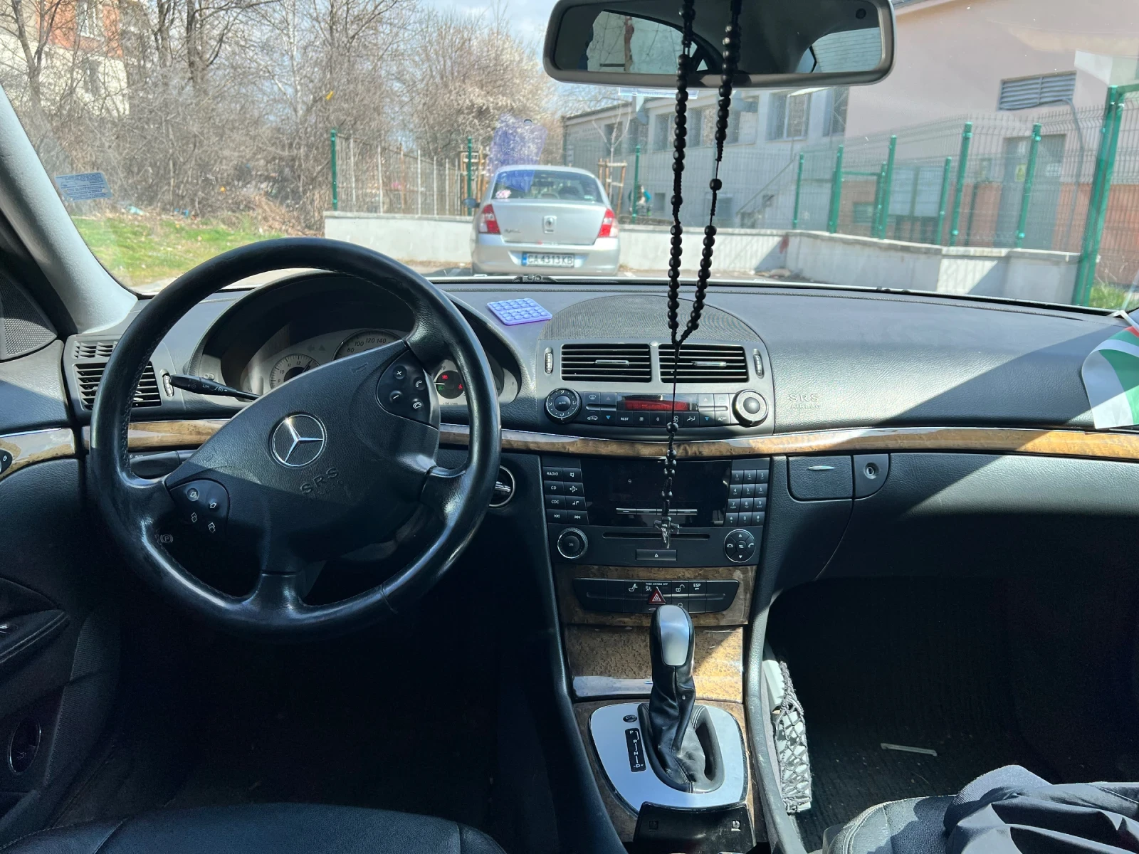 Mercedes-Benz E 320, снимка 4 - Автомобили и джипове - 54072741