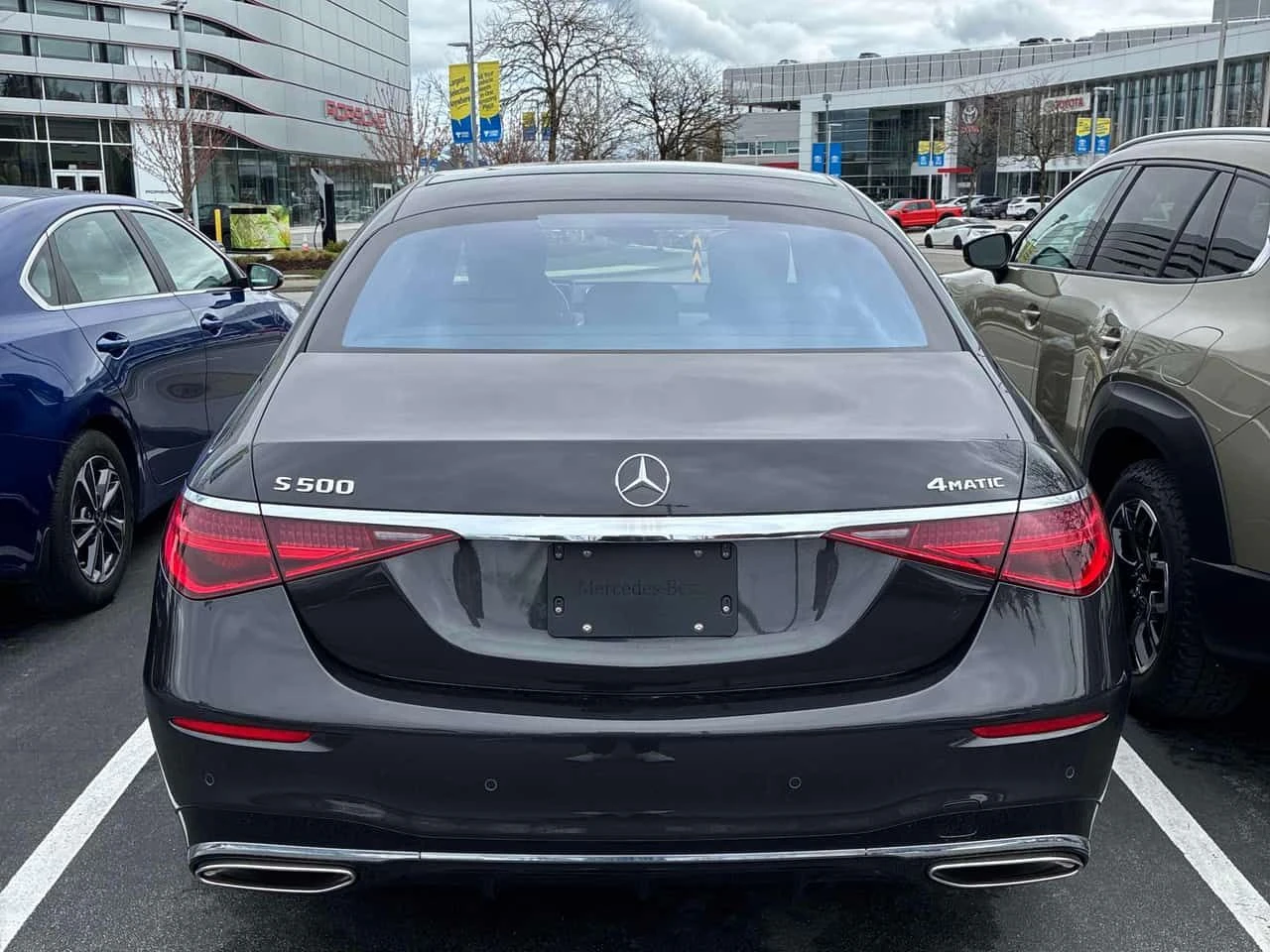 Mercedes-Benz S 500 * CARFAX * ПРЕДСТАВИТЕЛСТВО * КЛИП НА МОТОРА, снимка 4 - Автомобили и джипове - 54077595