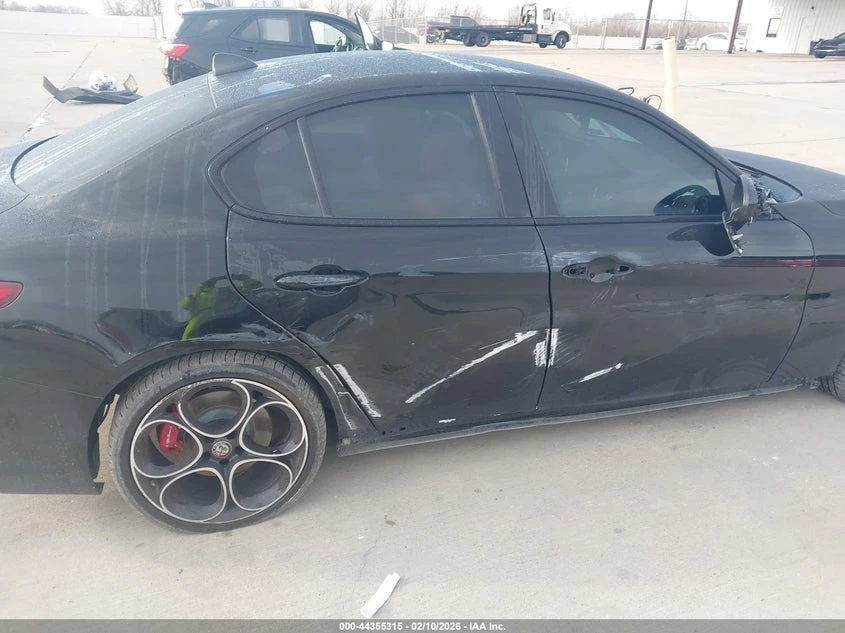 Alfa Romeo Giulia Ti Sport Rwd, снимка 6 - Автомобили и джипове - 54185631