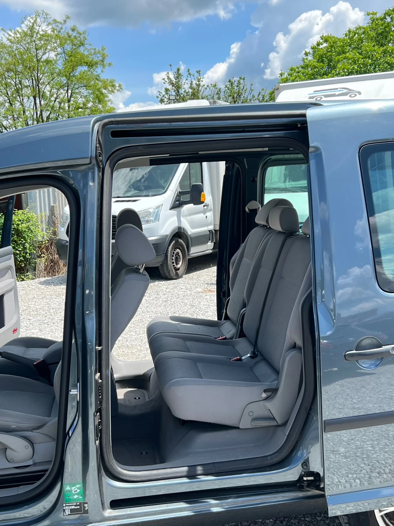 VW Caddy 1.6 MPI, снимка 5 - Автомобили и джипове - 54667763
