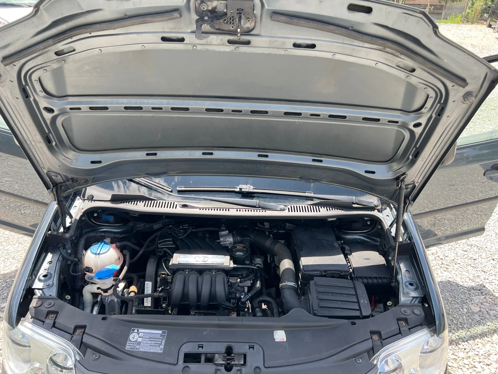 VW Caddy 1.6 MPI, снимка 11 - Автомобили и джипове - 54667763