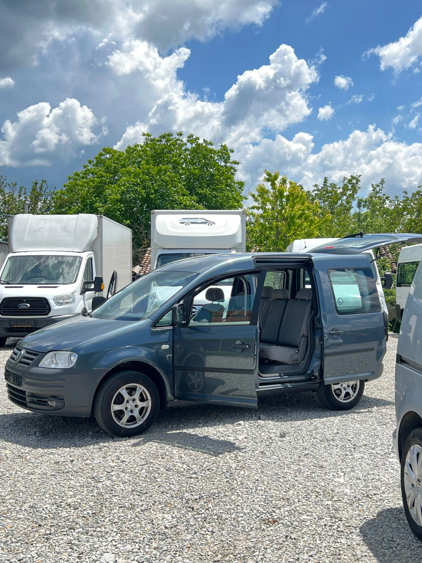 VW Caddy 1.6 MPI, снимка 4 - Автомобили и джипове - 54667763