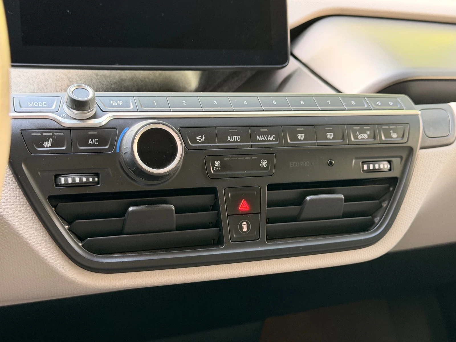 BMW i3 94Ah / ПОДГРЕВ / KEYLESS , снимка 13 - Автомобили и джипове - 54997931