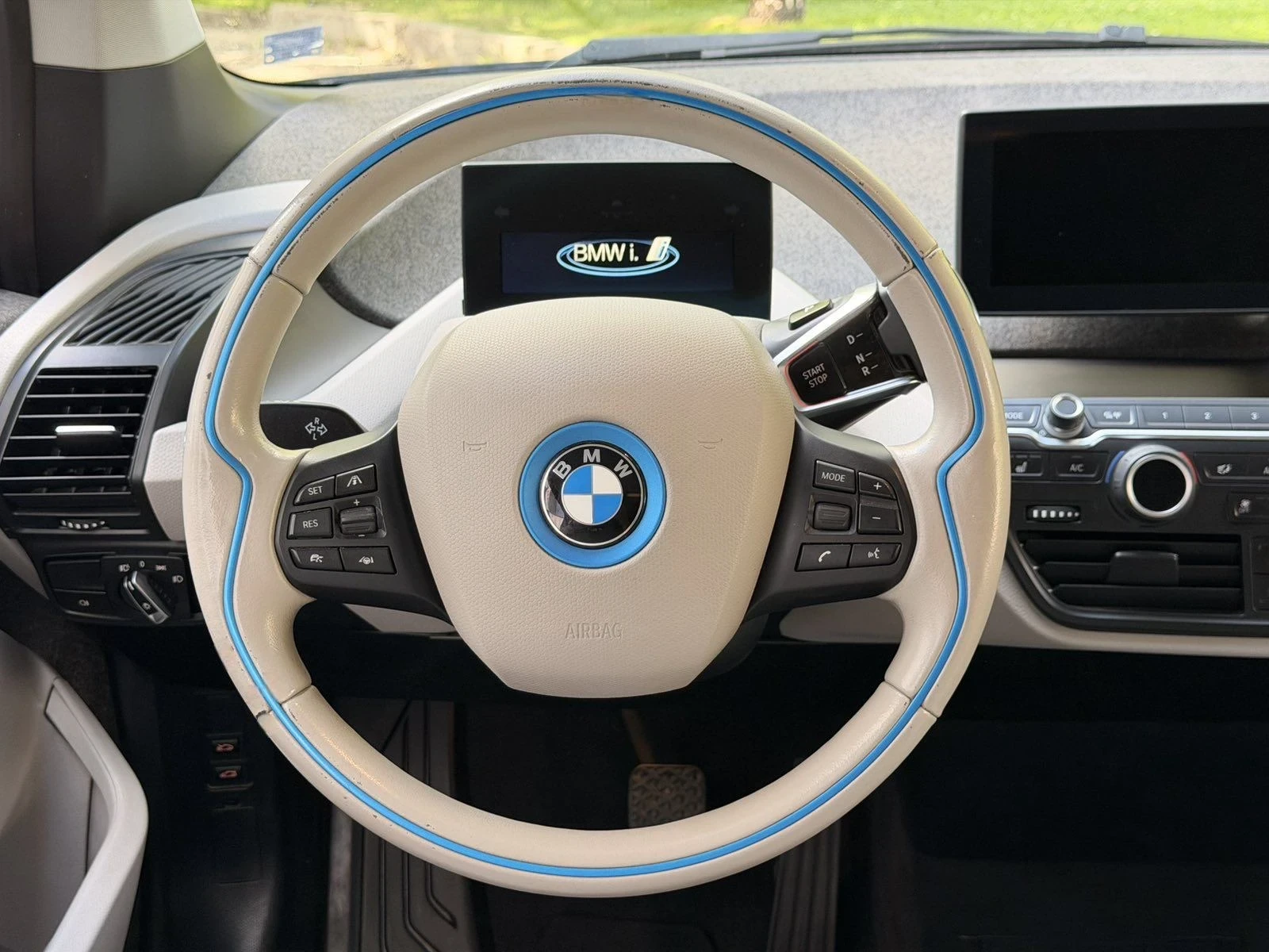 BMW i3 94Ah / ПОДГРЕВ / KEYLESS , снимка 15 - Автомобили и джипове - 54997931