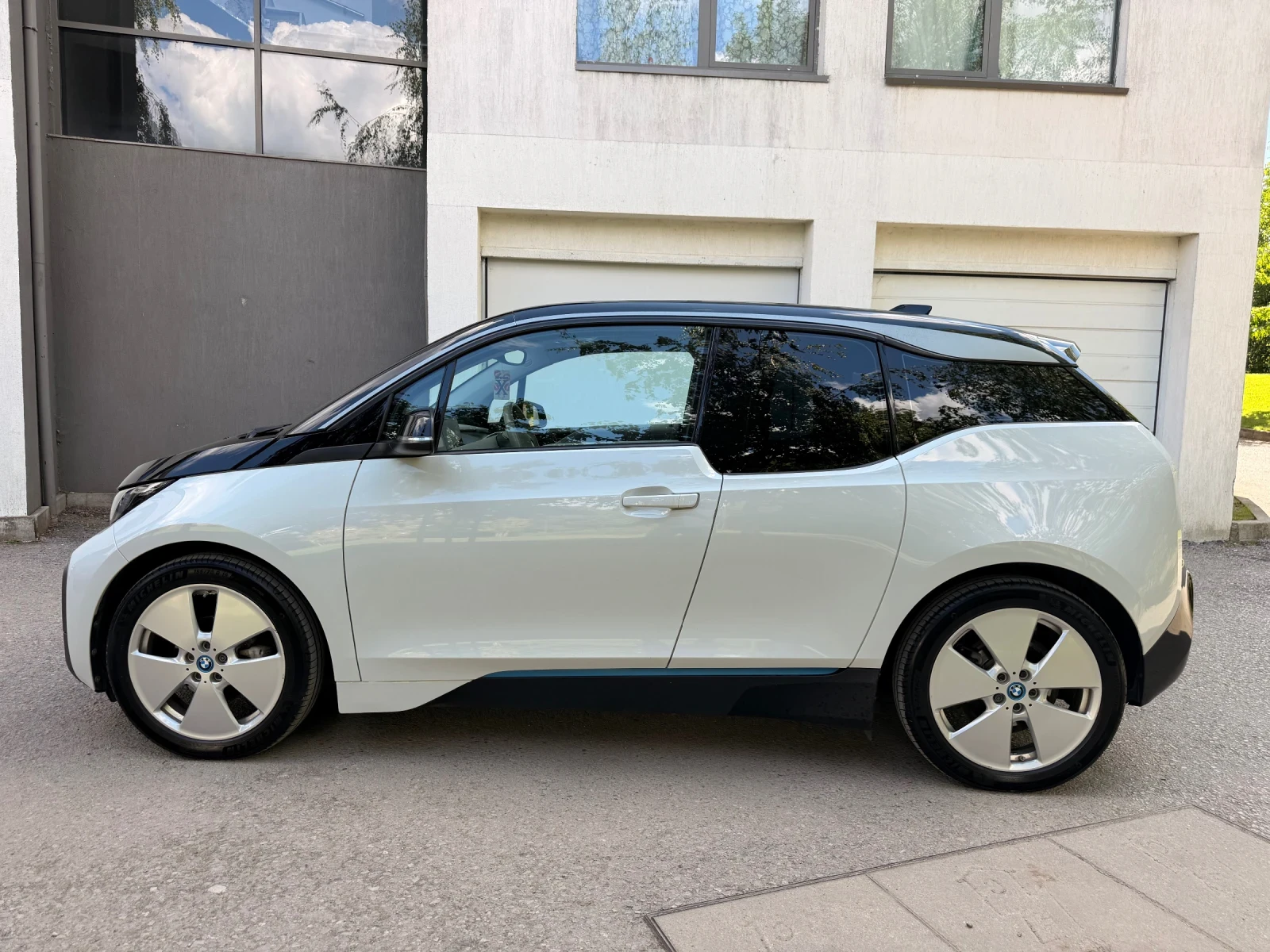 BMW i3 94Ah / ПОДГРЕВ / KEYLESS , снимка 4 - Автомобили и джипове - 54997931