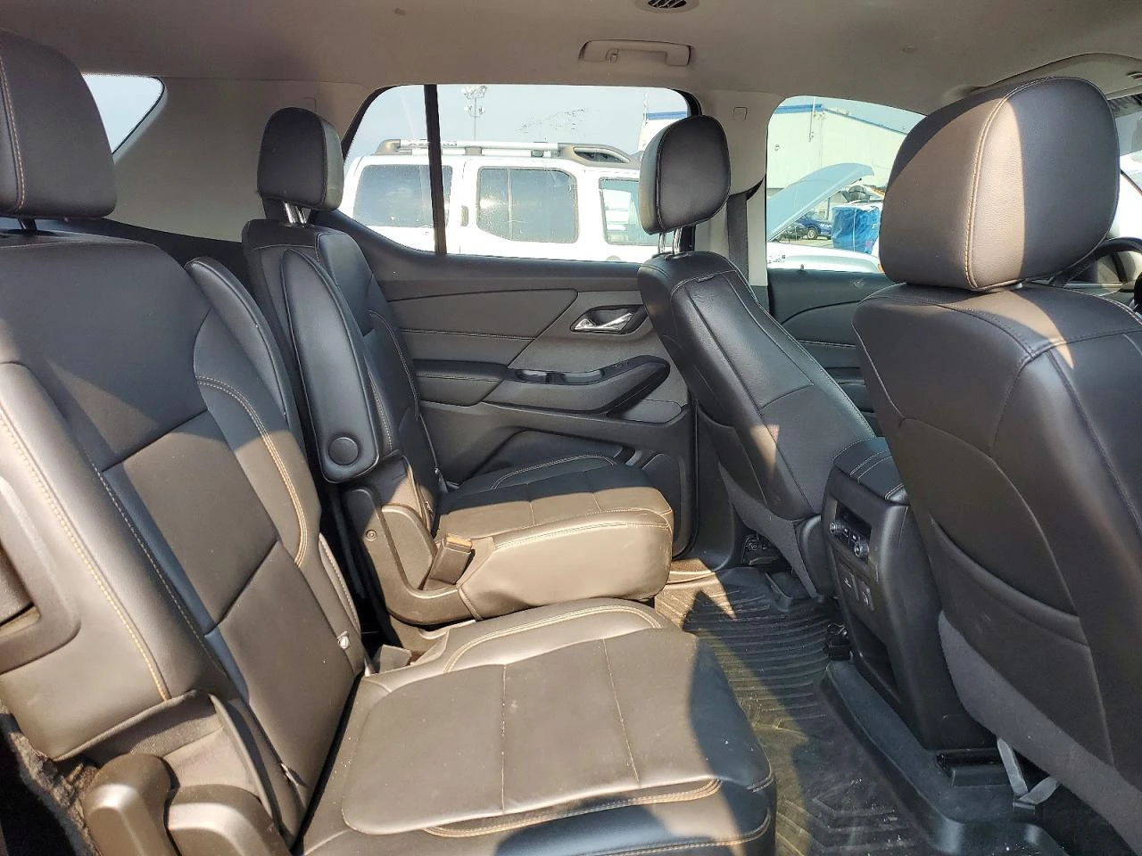 Chevrolet Traverse RS - ПОДГРЕВИ - CARPLAY, снимка 11 - Автомобили и джипове - 56119506