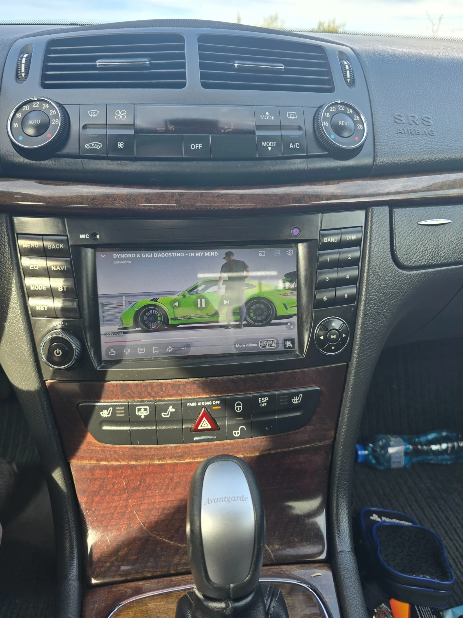 Mercedes-Benz E 220 2.2 CDI, снимка 10 - Автомобили и джипове - 56522601