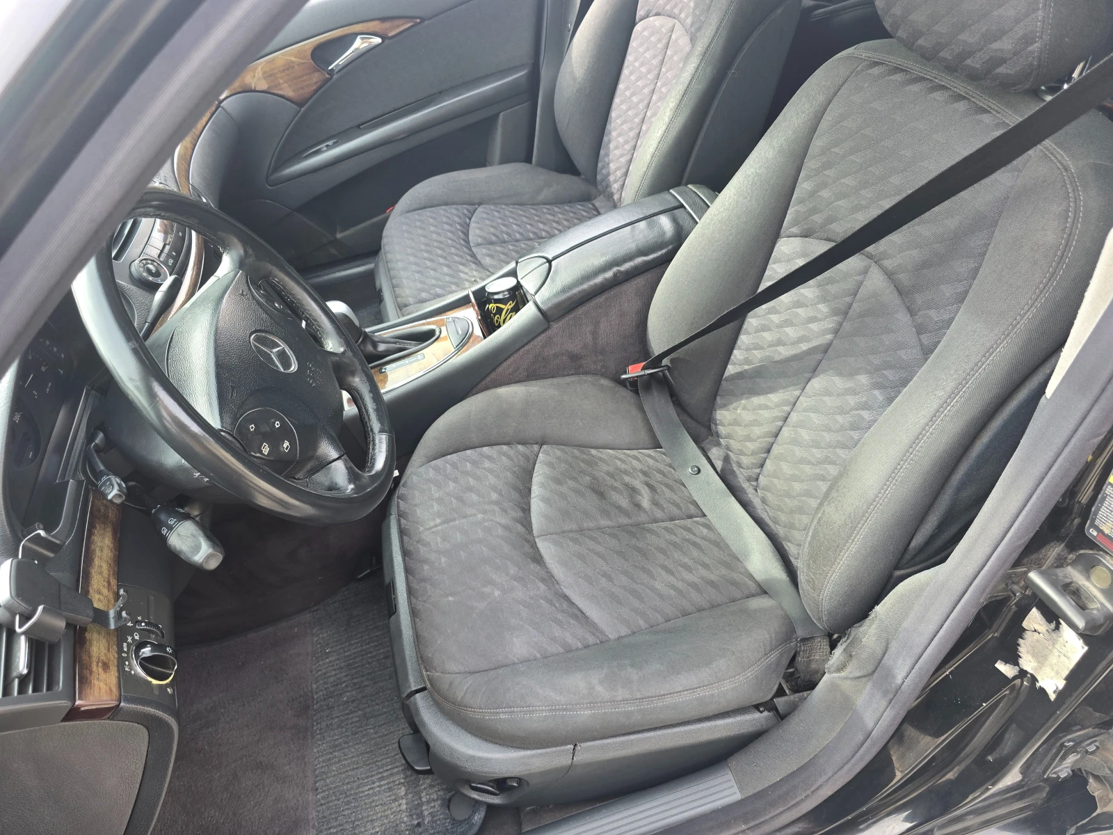 Mercedes-Benz E 220 2.2 CDI, снимка 14 - Автомобили и джипове - 56522601