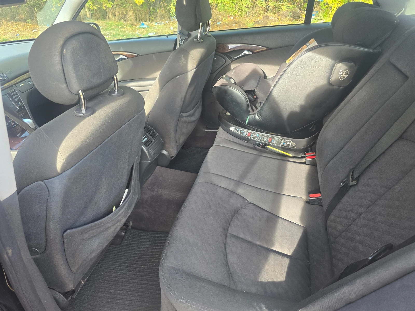 Mercedes-Benz E 220 2.2 CDI, снимка 13 - Автомобили и джипове - 56522601