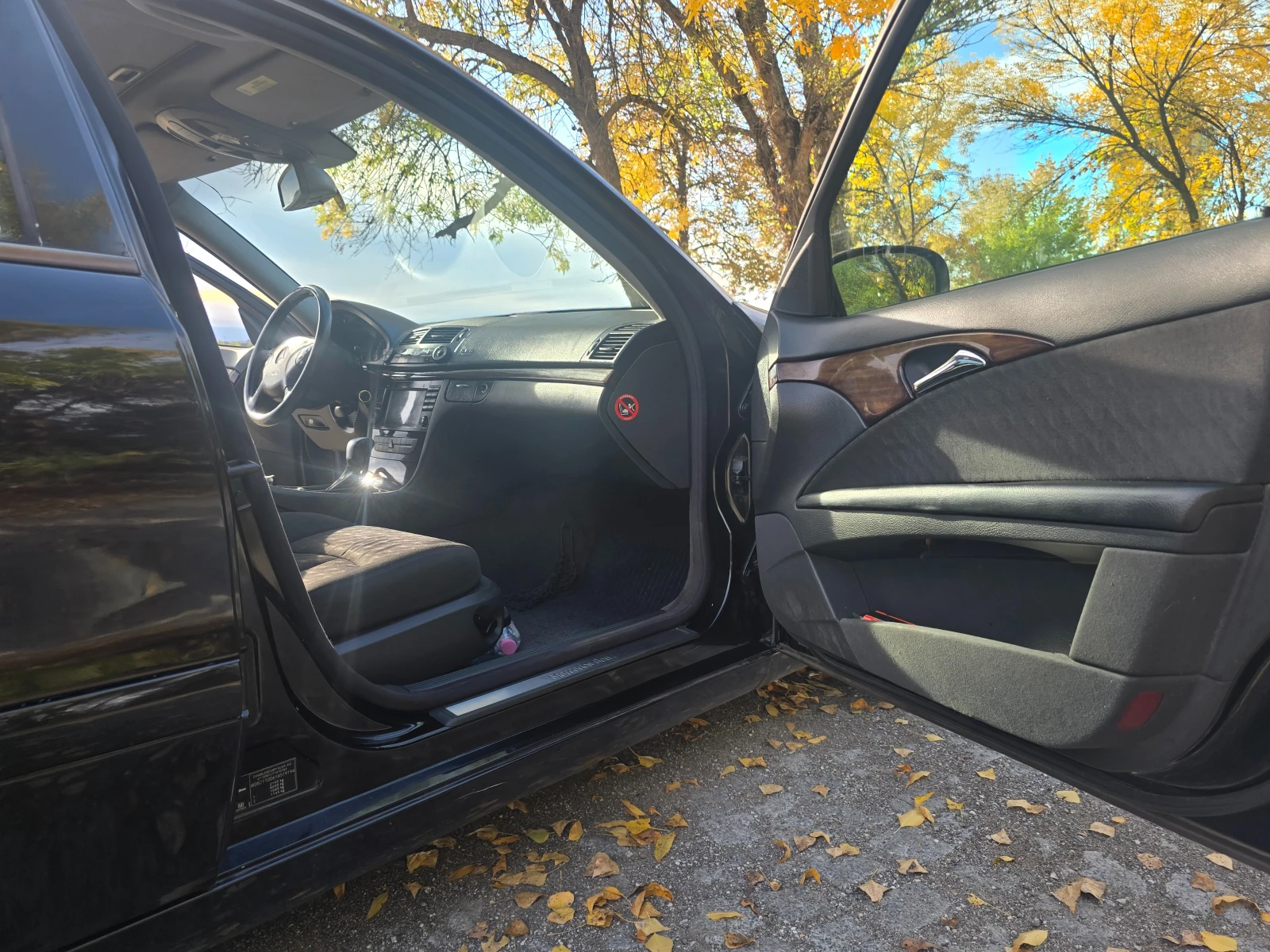 Mercedes-Benz E 220 2.2 CDI, снимка 8 - Автомобили и джипове - 56522601