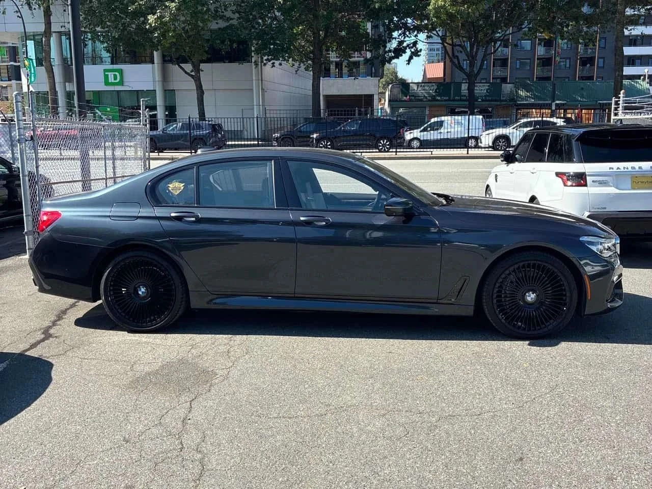 BMW 750, снимка 4 - Автомобили и джипове - 56690231
