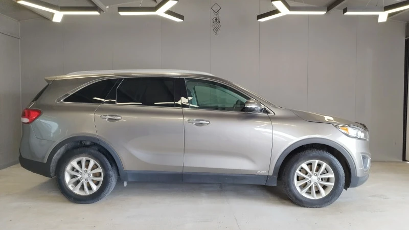 Kia Sorento 2.4i 190kc, снимка 3 - Автомобили и джипове - 43583400