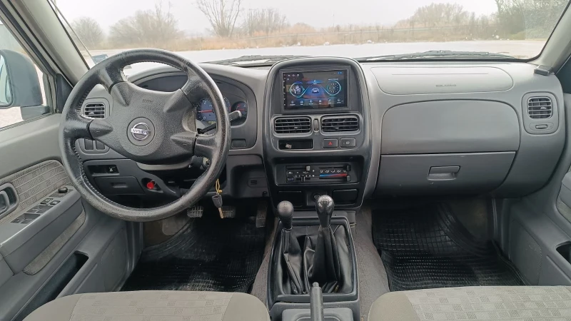 Nissan Navara, снимка 8 - Автомобили и джипове - 52725102