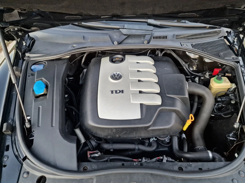 VW Touareg 2.5 TDI 4MOTION, снимка 13 - Автомобили и джипове - 52794873